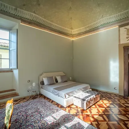 Apartment Historical Renaissance Palace
