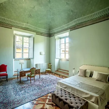 Apartment Historical Renaissance Palace *